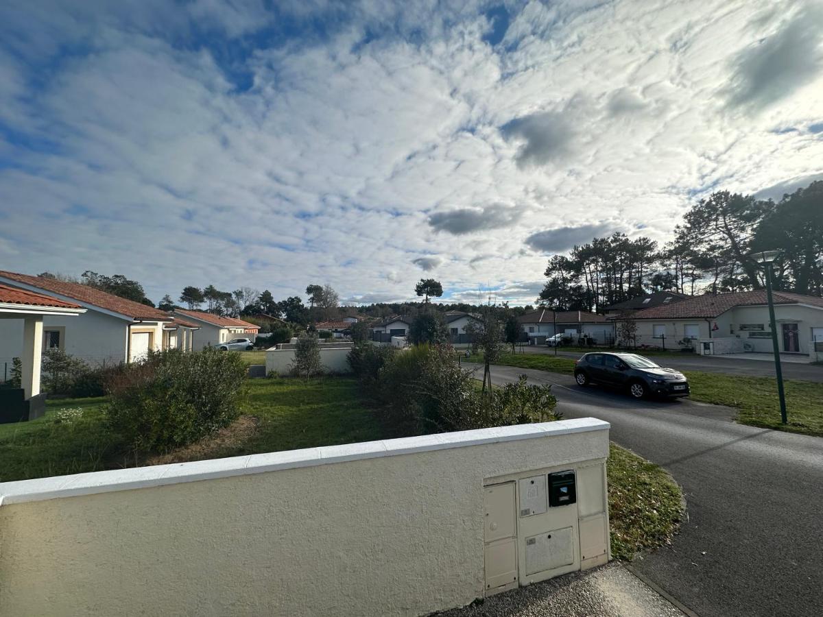 Maison MALOU 3 chambres, moins dd'un kilometre de toutes commodités, pistes cyclables devant l'entrée,a 10km de Bayonne, 6km Capbreton et 3,8km de la plage de Labenne Exterior foto