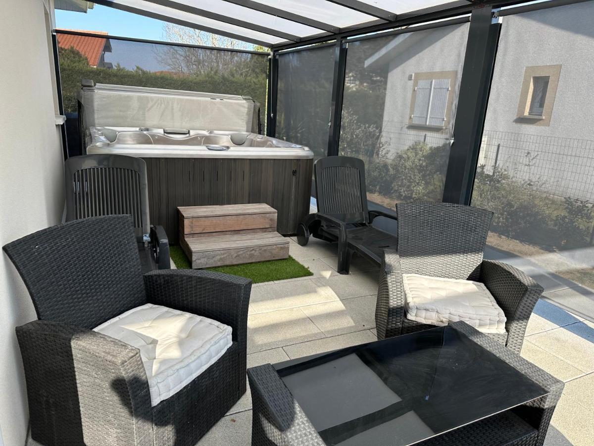 Maison MALOU 3 chambres, moins dd'un kilometre de toutes commodités, pistes cyclables devant l'entrée,a 10km de Bayonne, 6km Capbreton et 3,8km de la plage de Labenne Exterior foto