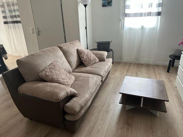 Maison MALOU 3 chambres, moins dd'un kilometre de toutes commodités, pistes cyclables devant l'entrée,a 10km de Bayonne, 6km Capbreton et 3,8km de la plage de Labenne Exterior foto